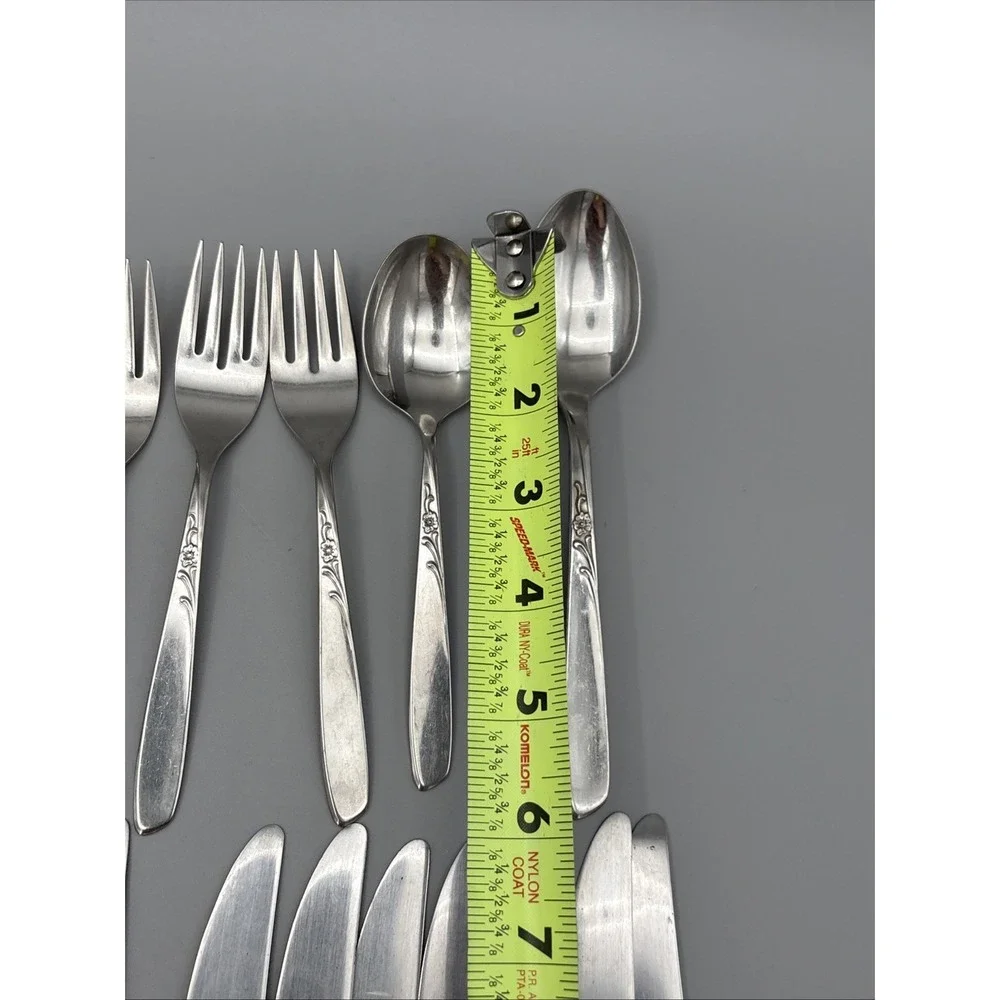 Vintage Oneida Spice Pattern 21 Pc Flatware Floral Fork‎ Spoon Butter Knife